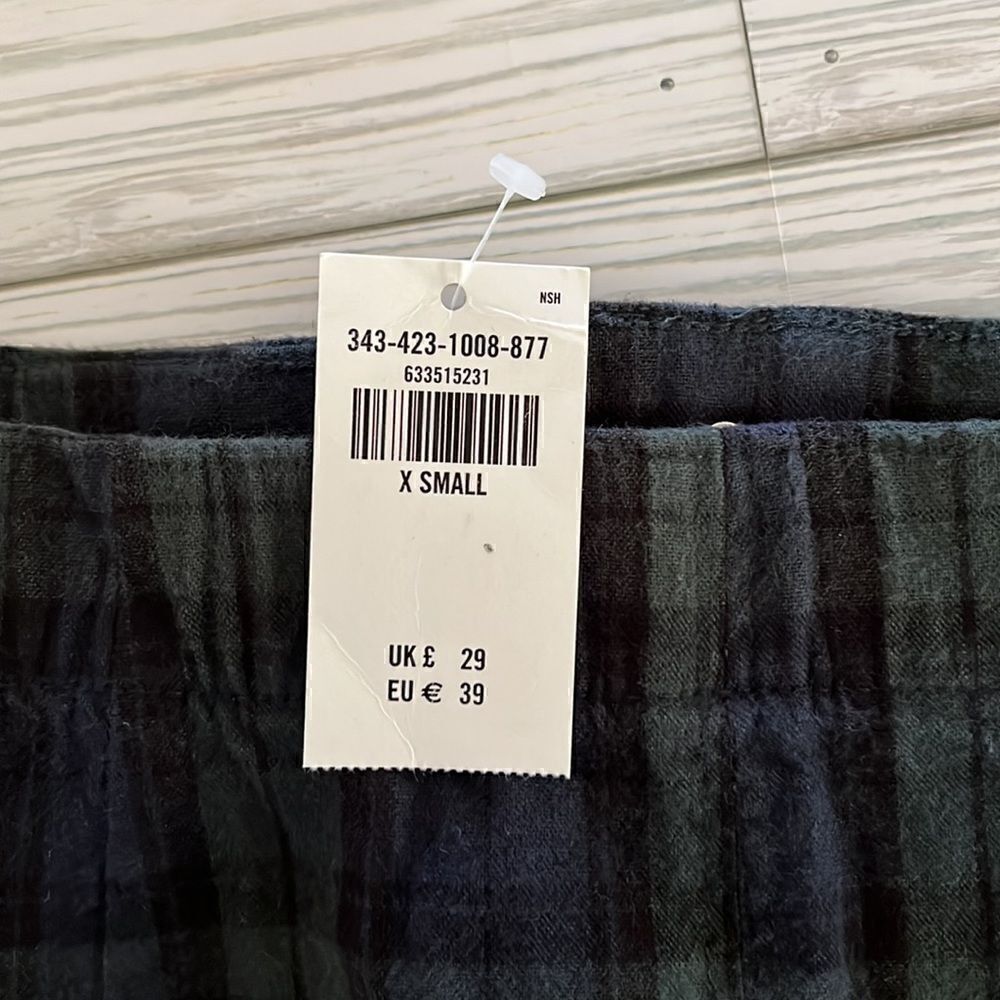 HOLLISTER PLAID SKIRT   - Picture 6 of 7